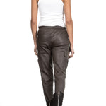 NOVE Damen Lammnappa Cargo Lederhose braungrau