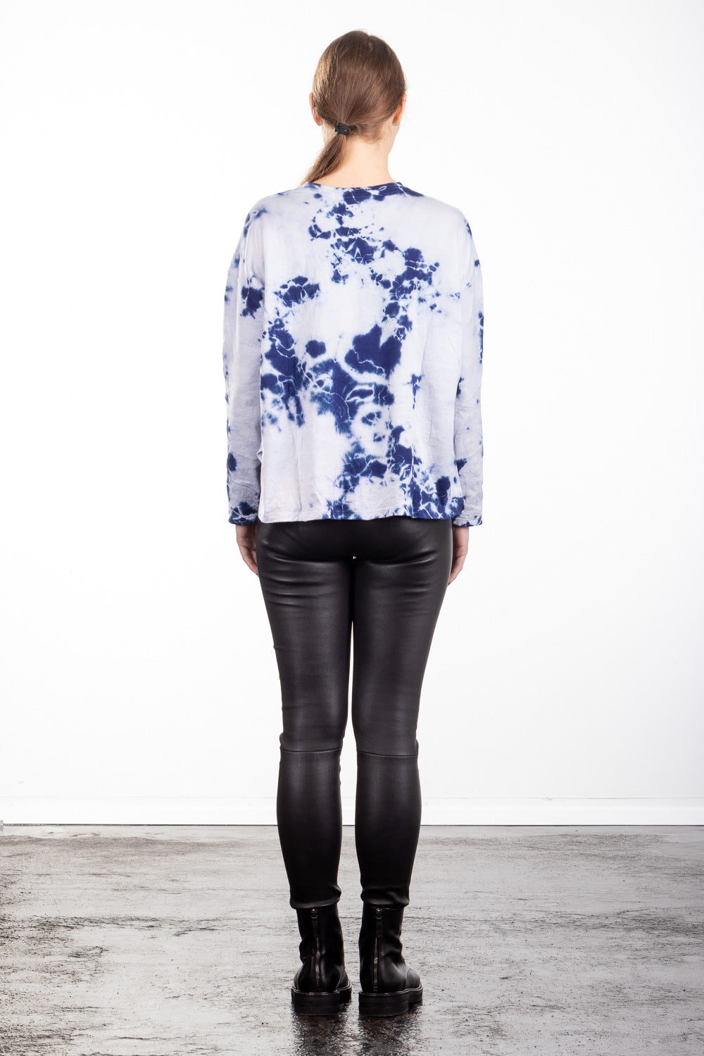 Suzusan Damen Langarmshirt mit Batikmuster blau weiß